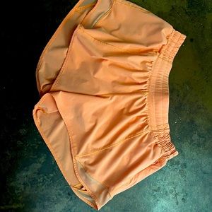 Lululemon Hotty Hot shorts 4 inch low rise  inseam size 10-Golden Apricot